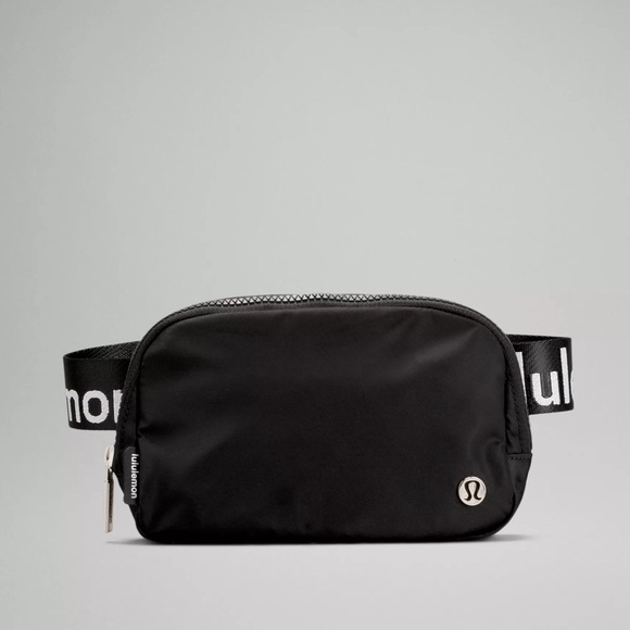 New in package Lululemon Everywhere Belt Bag *Wordmark - Picture 1 of 1